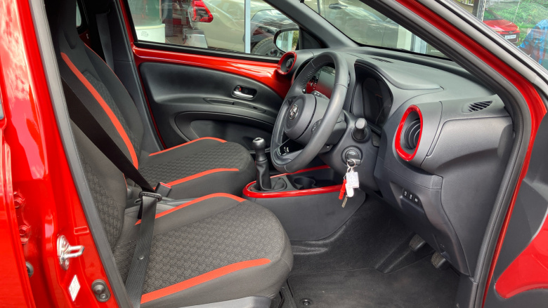 Toyota Aygo X 1.0 VVT-i Edge 5dr Petrol Hatchback